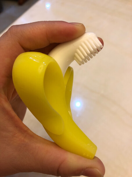 香蕉宝宝婴儿牙胶硅胶牙刷掉齿吗？