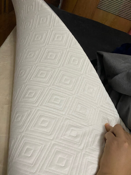 网易严选床垫床褥乳胶床垫质量咋样？值得买吗？