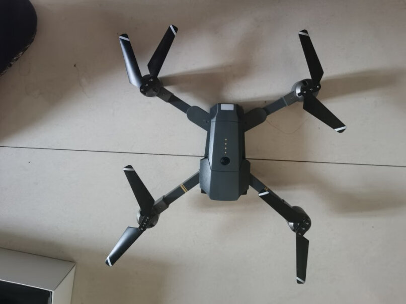 雅得XT-1航拍无人机玩具遥控飞机直升机拍的照片清楚吗？