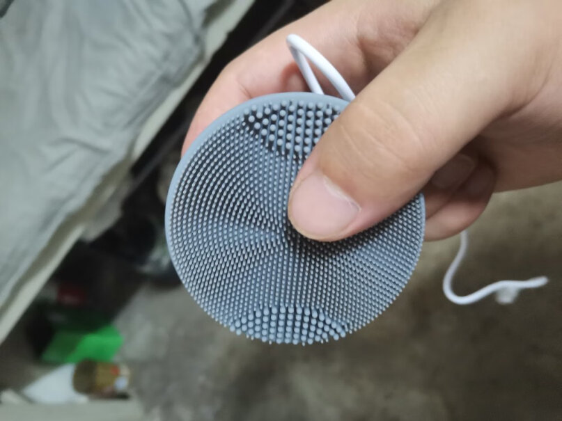 京东京造可充电硅胶声波洁面仪这个和foreo哪个好？