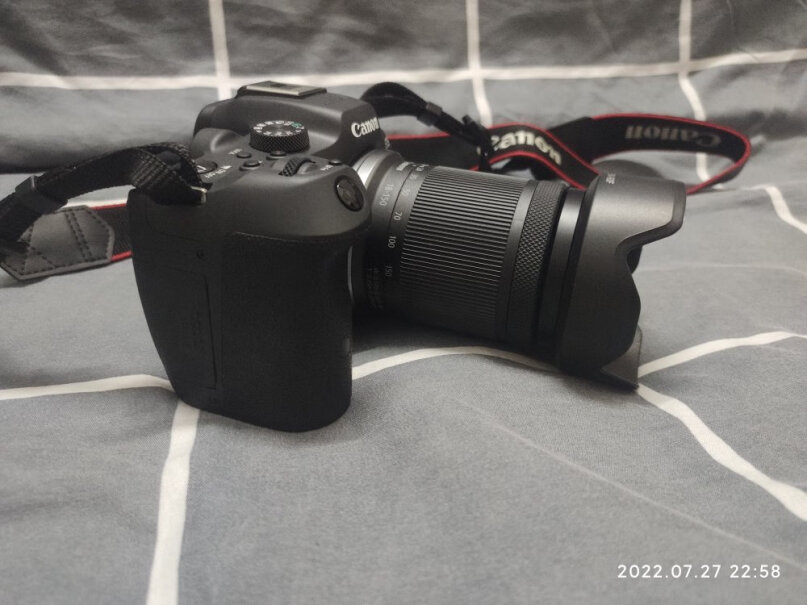 佳能（Canon）EOS R7 高速度・高分辨率微单数码相机 高倍率变焦镜头套装（约3250万像素同价位选S5还是这个？