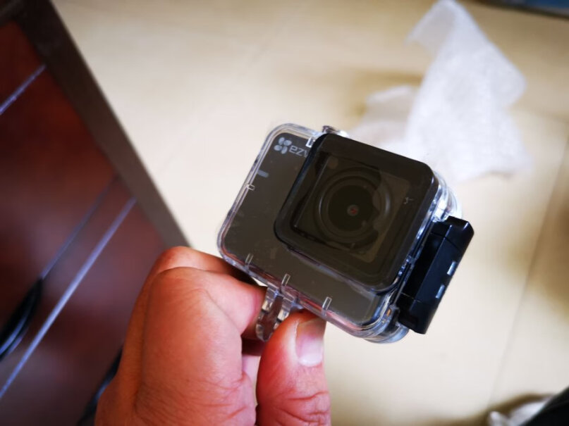 萤石 S3运动相机这款相机带鱼眼镜头吗？
