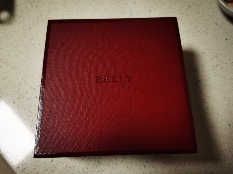 巴利BALLY这款腰带有包装盒吗？