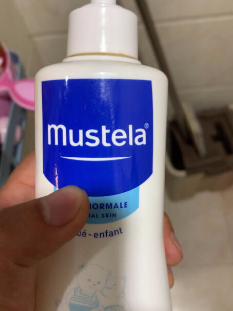 妙思乐Mustela洗发沐浴露500ml二合一这个洗发水可以当沐浴露用吗？是洗护二合一吗？