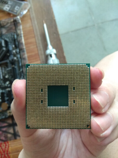AMD 锐龙5 3600X CPU我现在 用原装的散热器 正常温度在64度 这是正常的吗？