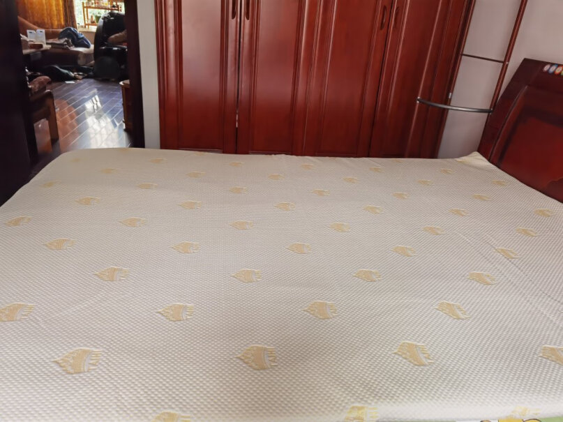 泰嗨床垫乳胶榻榻米可折叠透气定制原产泰国值得买吗？评测报告来告诉你！