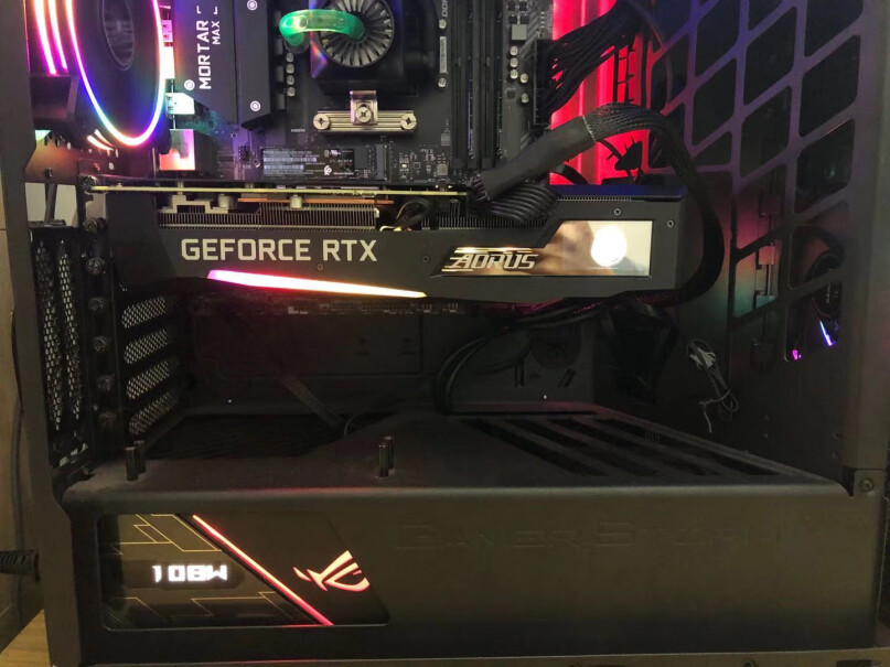 技嘉RTX 3070游戏显卡送显卡延长吗？