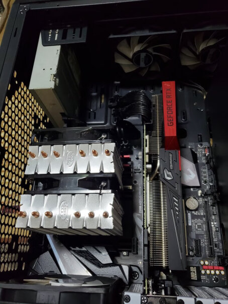 技嘉Z390AORUScpu打算超频不过电源是4+4pin，有什么办法可以把4pin辅助电源也插上吗？