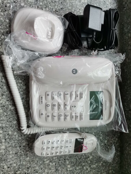 摩托罗拉Motorola数字无绳电话机无线座机电话功能菜单是中文的吗？