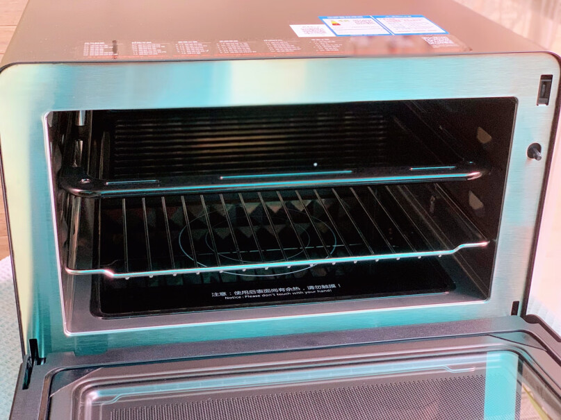 美的微波炉智能微蒸烤一体机你们的使用蒸汽功能的时候呸蒸汽是断断续续呸的还是持续喷呀？