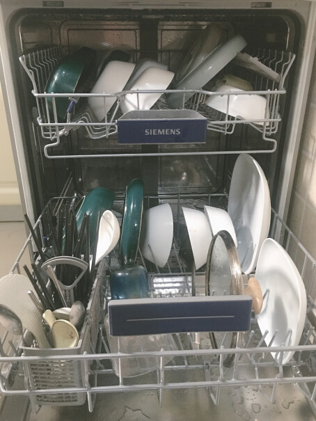 西门子SIEMENS12套大容量洗碗机上方可以走燃气软管道吗？