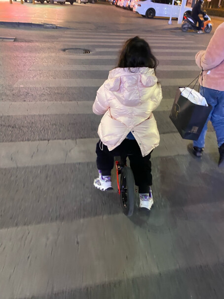 KinderKraft德国平衡车儿童滑步无脚踏单车2-6岁车子给行？质量？