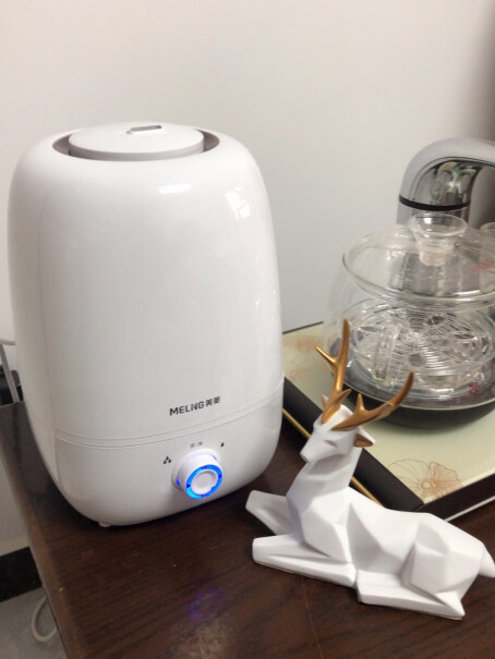 美菱加湿器卧室空气办公室家用香薰机这个是不是上加水的？
