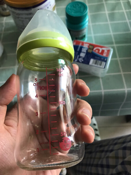 贝亲Pigeon宽口径玻璃奶瓶奶嘴套装婴儿奶瓶240ml+自然实感婴儿奶嘴L码+LL码L号和S号有什么区别？