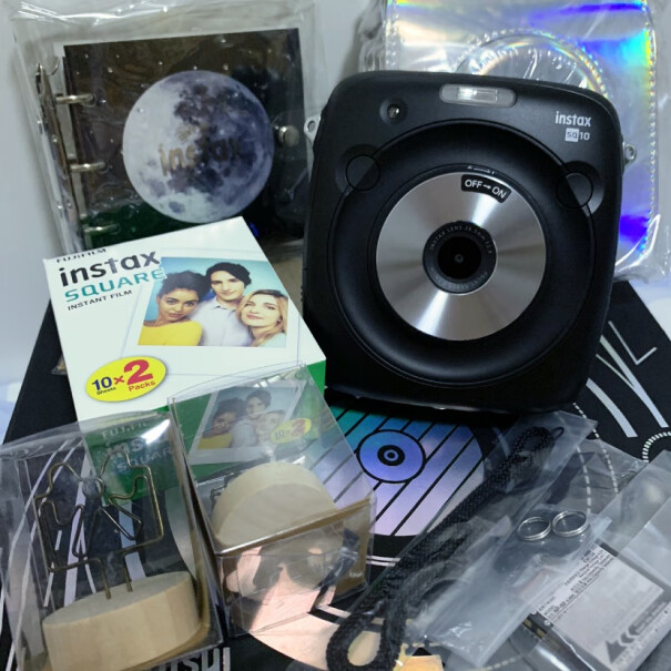 拍立得富士INSTAX SQ10数模相机黑礼盒使用两个月反馈！性价比高吗？