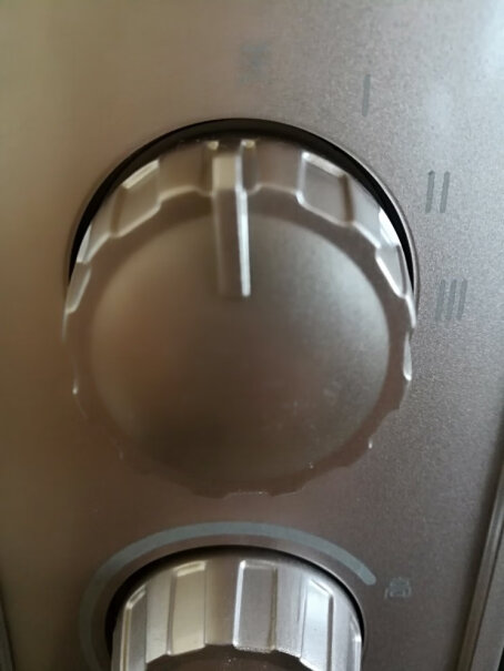 先锋Singfun取暖器电暖器电暖气片家用电热油汀13片全屋速暖低噪节能烘衣加湿DYT-Z2没搞明白，这个三挡调的是功率还是温度，下面的旋钮高低表示的温度还是功率。？