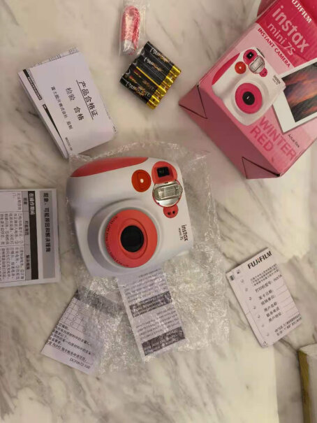 富士instax mini7S相机单机标配没像纸？