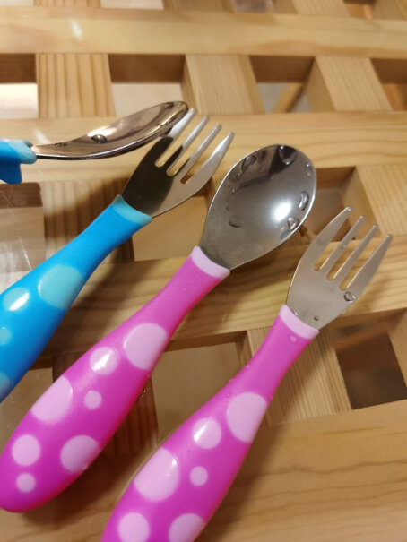 gb好孩子儿童餐具辅食碗勺子上面写18个月才能用，勺子七个月宝宝能用吗？