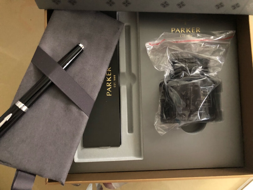 笔类派克钢笔礼盒IM丁香紫白夹墨水笔+墨水礼盒哪个更合适,评测值得买吗？