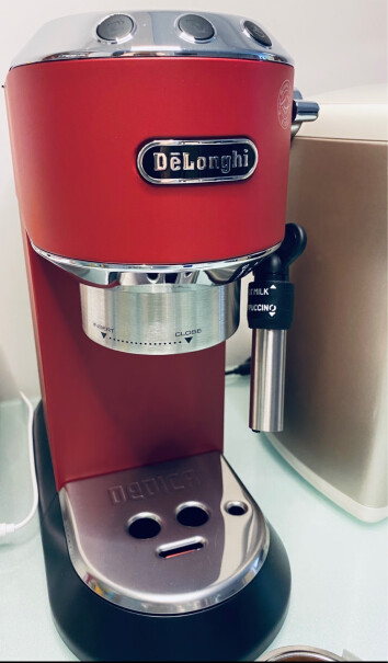 德龙半自动咖啡机家用商用办公室泵压式产地在哪里？