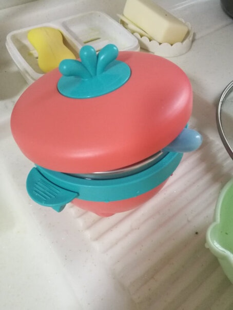 albo儿童餐具婴儿注水保温碗亲们，这个碗的塑料底部能放水果吗，谢谢？