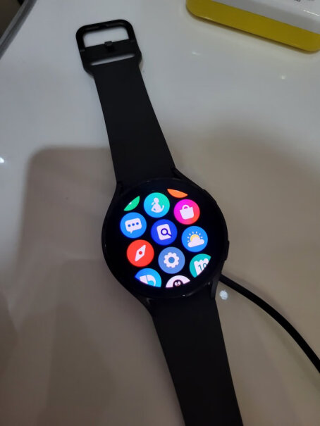 三星Galaxy Watch4 40mm蓝牙款商品照片的蓝色表盘怎么找不到？