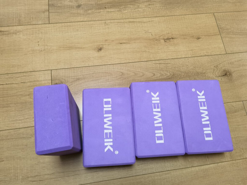 杜威克瑜伽砖高密度EVA紫环保瑜伽辅助用品泡沫砖舞蹈辅助用品味道大吗？