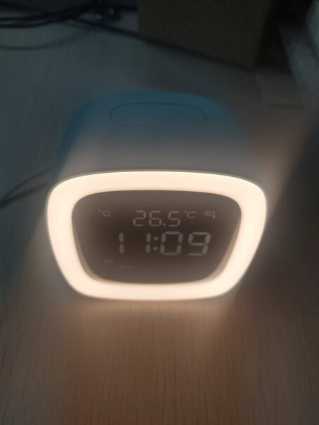 码仕闹钟智能充电静音夜光夜灯学生儿童可爱多功能卧室床头钟黑屏模式下你们的闹钟响吗？