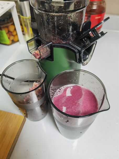 mokkom磨客原汁机榨汁机家用迷你便携式去渣全自动渣汁分离榨汁时水果的核要去掉吗？