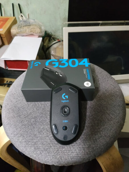 罗技G304LIGHTSPEED无线鼠标白色好，还是黑色好？