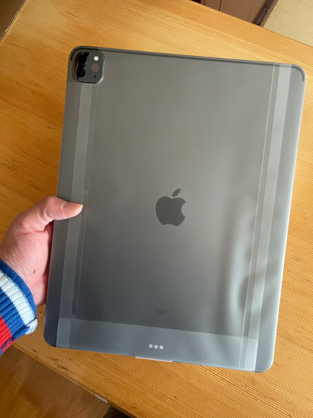 Apple「教育优惠版」iPad Pro 12.9英寸平板电脑 2021年款(256G WLAN版11英寸和12.9哪个好？