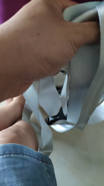 瑞贝乐reebaby汽车儿童安全座椅ISOFIX接口有latch连接绳吗？
