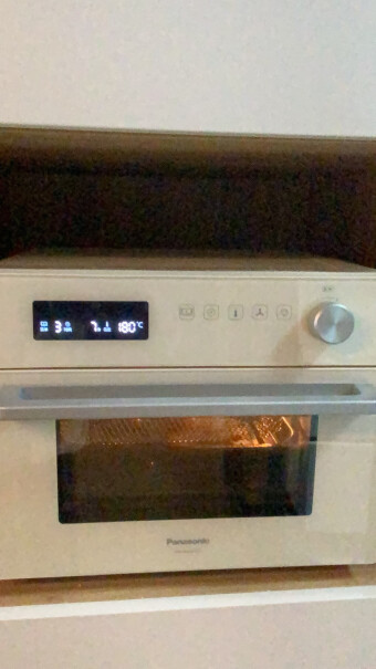 松下23L空气炸烤箱专业烤箱工作中外面的温度高吗？有没有测试过的？