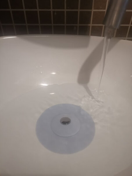 柯锐迩浴室地漏过滤网都怎么固定的？