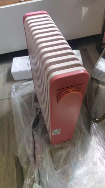 美的取暖器2200w ？，就算不用最高档位2200w，别的档位瓦数难道就低吗，这得是什么样的家庭才能用的起哦！