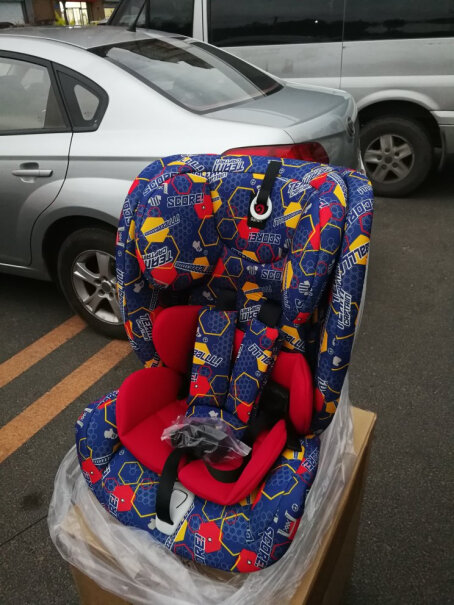 安全座椅感恩儿童汽车安全座椅9个月-12岁宝宝座椅评测数据如何,坑不坑人看完这个评测就知道了！