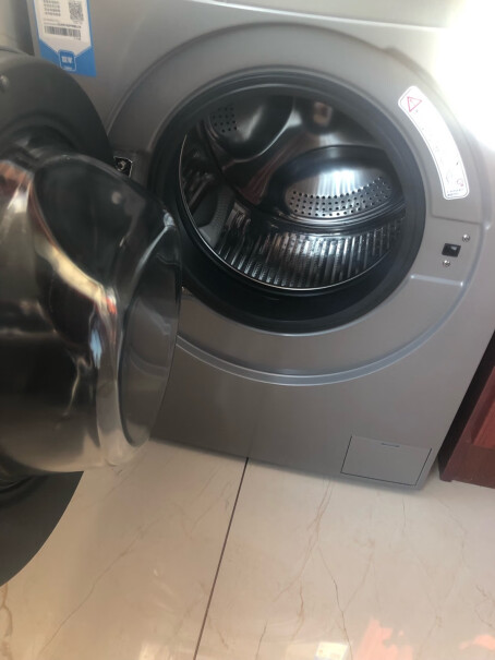 海尔滚筒洗衣机全自动10公斤洗烘一体你们是怎么联系安装人员的？