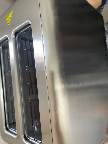 德尔玛多士炉家用面包机带解冻功能外置三明治烤架烤面包的架子能拿下来清洗吗？
