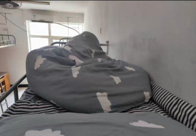 南极人NanJiren0.9米床单人床垫床褥学校是0.9x1.9的床 这个垫子会不会太长了？