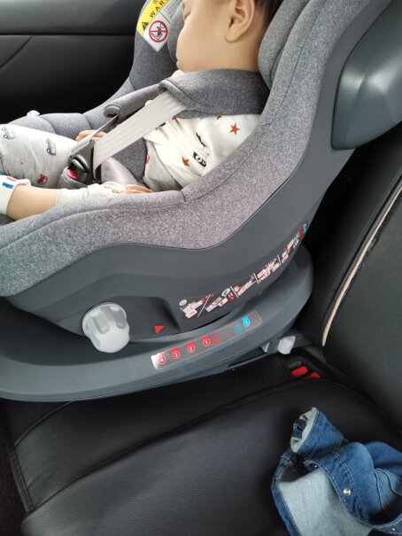 宝贝第一宝宝汽车儿童安全座椅约0-4岁不知有没有那种挥发物质和异味？？？？