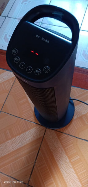 格力取暖器遥控电暖器数码显示屏电暖气家用塔式立式摇头暖风机什么快递？