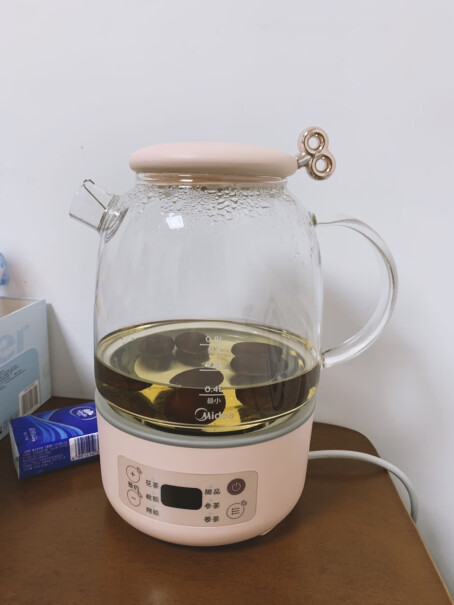 美的养生壶煮茶器煮茶壶电水壶迷你养生杯养生壶这个有合适的玻璃盖子卖吗，塑料的材质不安全不健康？