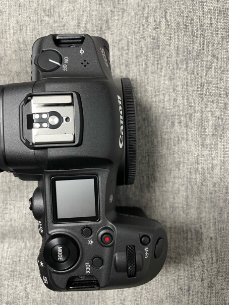 佳能EOS R5微单相机支持XQD卡吗？