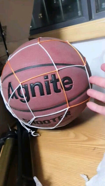得力deli比赛训练篮球7号标准成人比赛可用篮球这款篮球有气针吗？