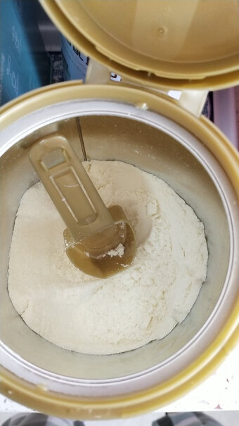 奶粉益生菌养多冠300驼农高钙双峰驼罐装是脱脂的吗？