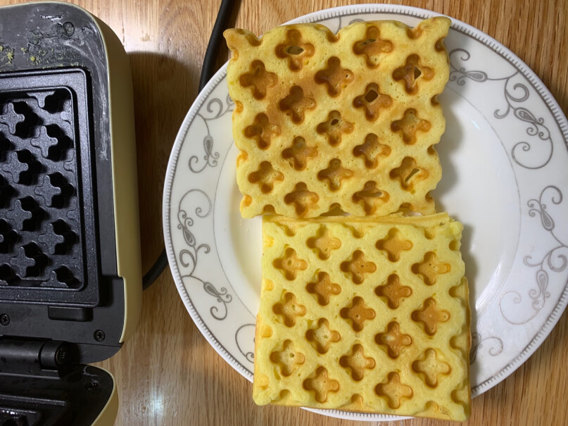 三明治机-早餐机小熊电饼铛三明治机家用早餐机华夫饼机吐司压烤机早餐机双面加热要注意哪些质量细节！分析哪款更适合你？