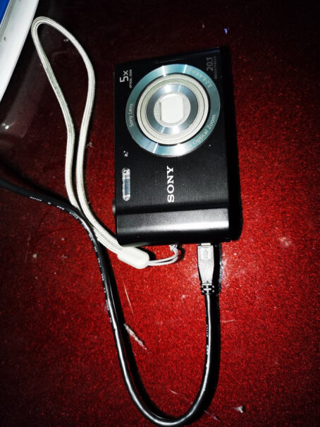 索尼DSC-W800数码相机数码相机数码相机有华为p20还有必要买这个拍照吗？