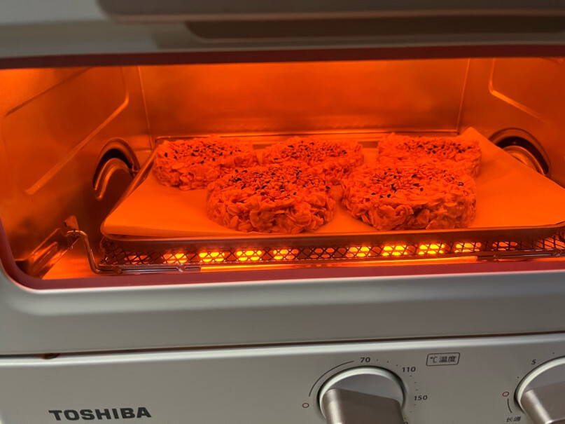 东芝电烤箱家用多功能小型烤箱这款烤箱加热面包，土司可以吗？