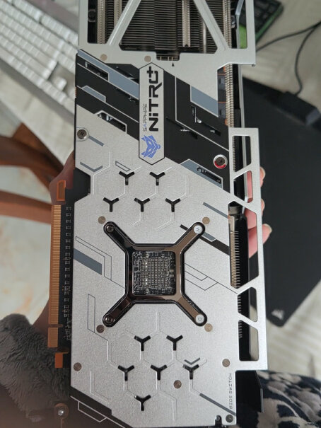 蓝宝石(Sapphire) RX 6800 XT 赛博朋克2077显卡请问主板x470 pro可以用吗？现在用的588