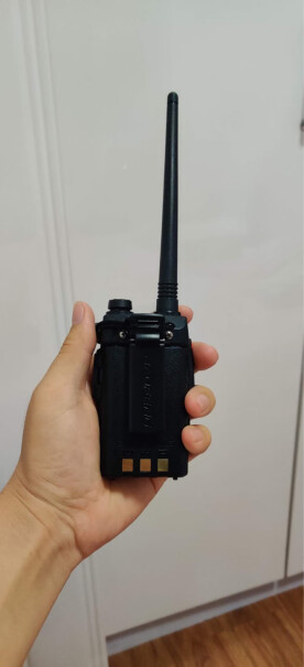 宝锋UV-5R黑骑士对讲机可以和其它的对讲机通话吗？